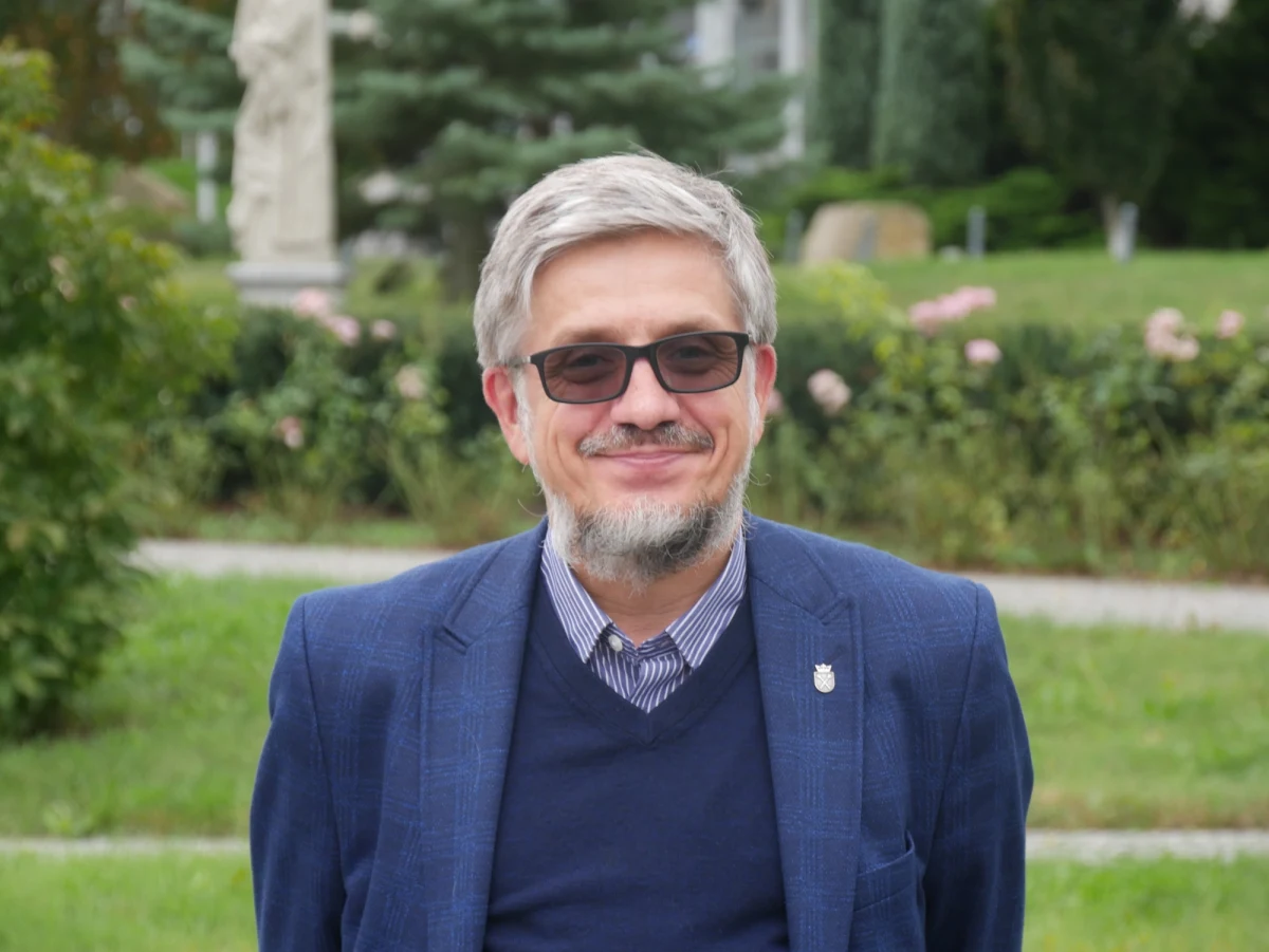 To nagroda spodziewana i zasłużona, za pracę która już doprowadziła do rewolucji w naukach podstawowych i budzi dalsze wielkie nadzieje - tak w rozmowie z RMF FM komentuję tegoroczną nagrodę Nobla w dziedzinie chemii prof. Józef Dulak z Uniwersytetu Jagiellońskiego. Królewska Szwedzka Akademia Nauk wyróżniła Francuzkę Emmanuelle Charpentier i Amerykankę Jennifer A. Doudna za rozwój precyzyjnej metody edycji genów CRISPR/Cas. 