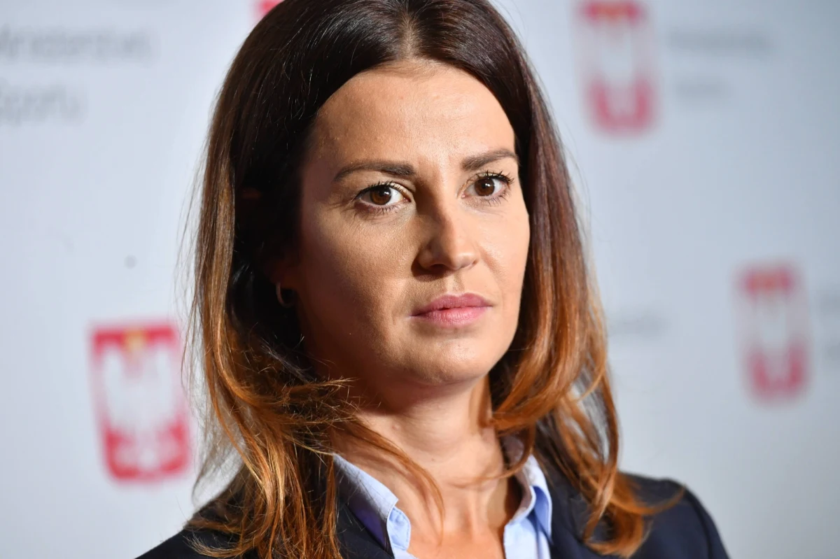 Była minister sportu Danuta Dmowska-Andrzejuk otrzymała pozytywny wynik testu na koronawirusa. "Czuję się dobrze i chorobę przechodzę bezobjawowo" - napisała na Twitterze. 