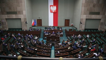 Sejm znowelizował budżet podnosząc deficyt do kwoty 109,3 mld zł 