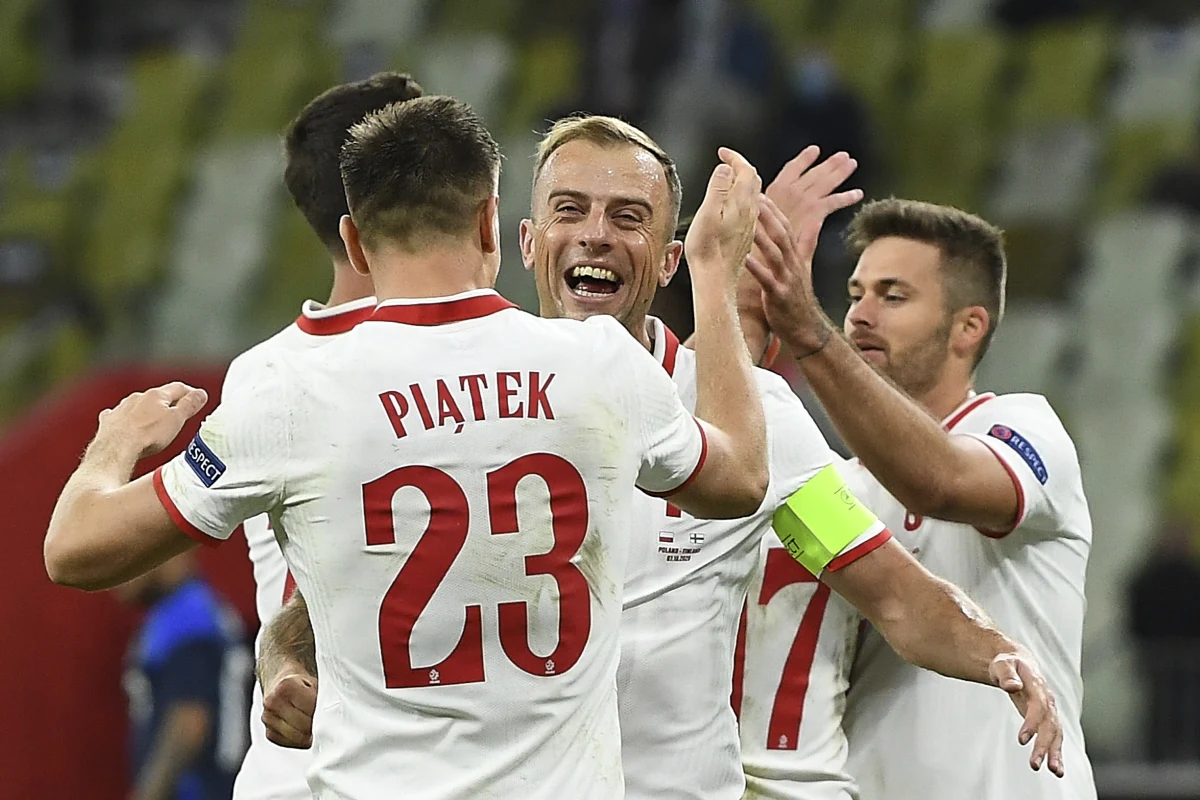 "5:1 to dla nas bardzo dobry wynik. Najważniejsze, aby po tym spotkaniu wszyscy byli do dyspozycji, a nie mam żadnych sygnałów o kontuzjach" - tak selekcjoner piłkarskiej reprezentacji Polski Jerzy Brzęczek podsumował towarzyską wygraną biało-czerwonych z Finami. Podkreślił, że cieszy się z występów reprezentacyjnych debiutantów: "W moim przekonaniu były to bardzo pozytywne debiuty".