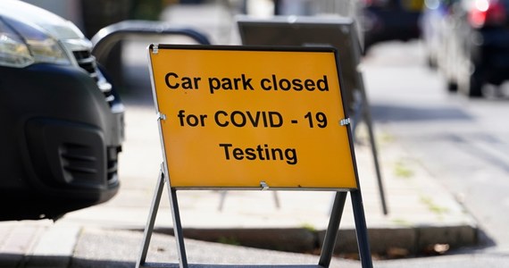 Od początku roku do końca sierpnia liczba zgonów z powodu Covid-19 w Anglii i Walii była prawie 3,5-krotnie wyższa niż z powodu zapalenie płuc i grypy razem wziętych - wynika z opublikowanych w czwartek danych brytyjskiego urzędu statystycznego ONS.

