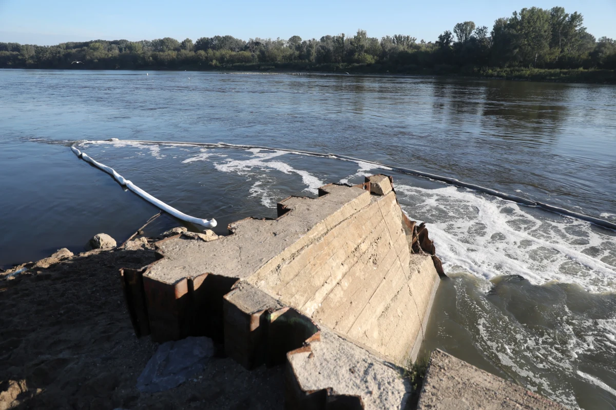 W stołecznej oczyszczalni ścieków Czajka nie doszło do sabotażu - stwierdziła prokuratura i odmówiła wszczęcia śledztwa w tej sprawie. Po sierpniowej awarii zawiadomienie o podejrzeniu sabotażu lub działań terrorystycznych złożyło Miejskie Przedsiębiorstwo Wodociągów i Kanalizacji. 