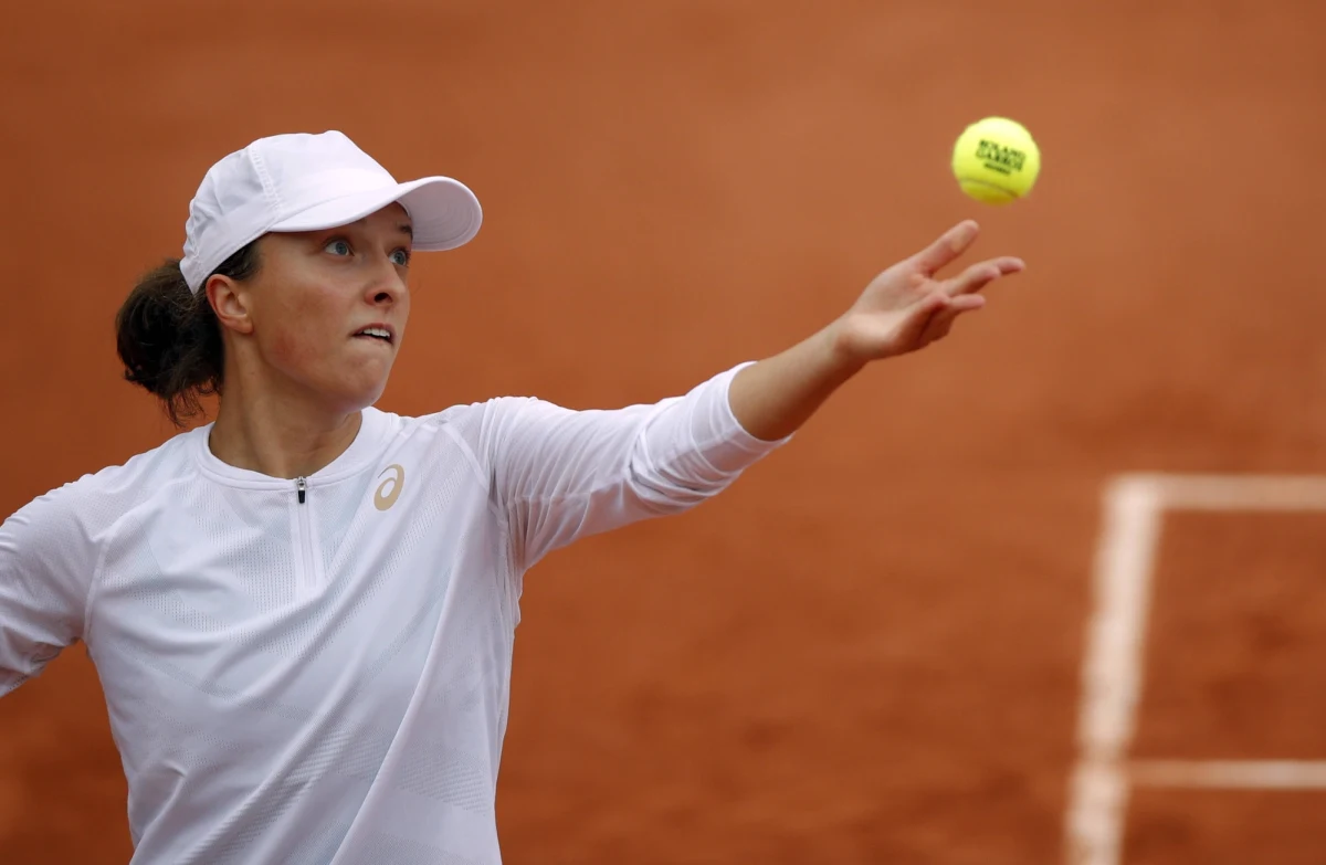 Iga Świątek i Nicole Melichar nie zagrają w finale gry podwójnej we French Open. Polsko-amerykańska para nie dała rady chilijsko-argentyńskiemu duetowi i przegrała 6:7 (5-7), 6:1, 4:6. W finale Alxa Guarach i Desirae Krawczyk zmierzą się z parą Kristina Mladenović i Timea Babos.