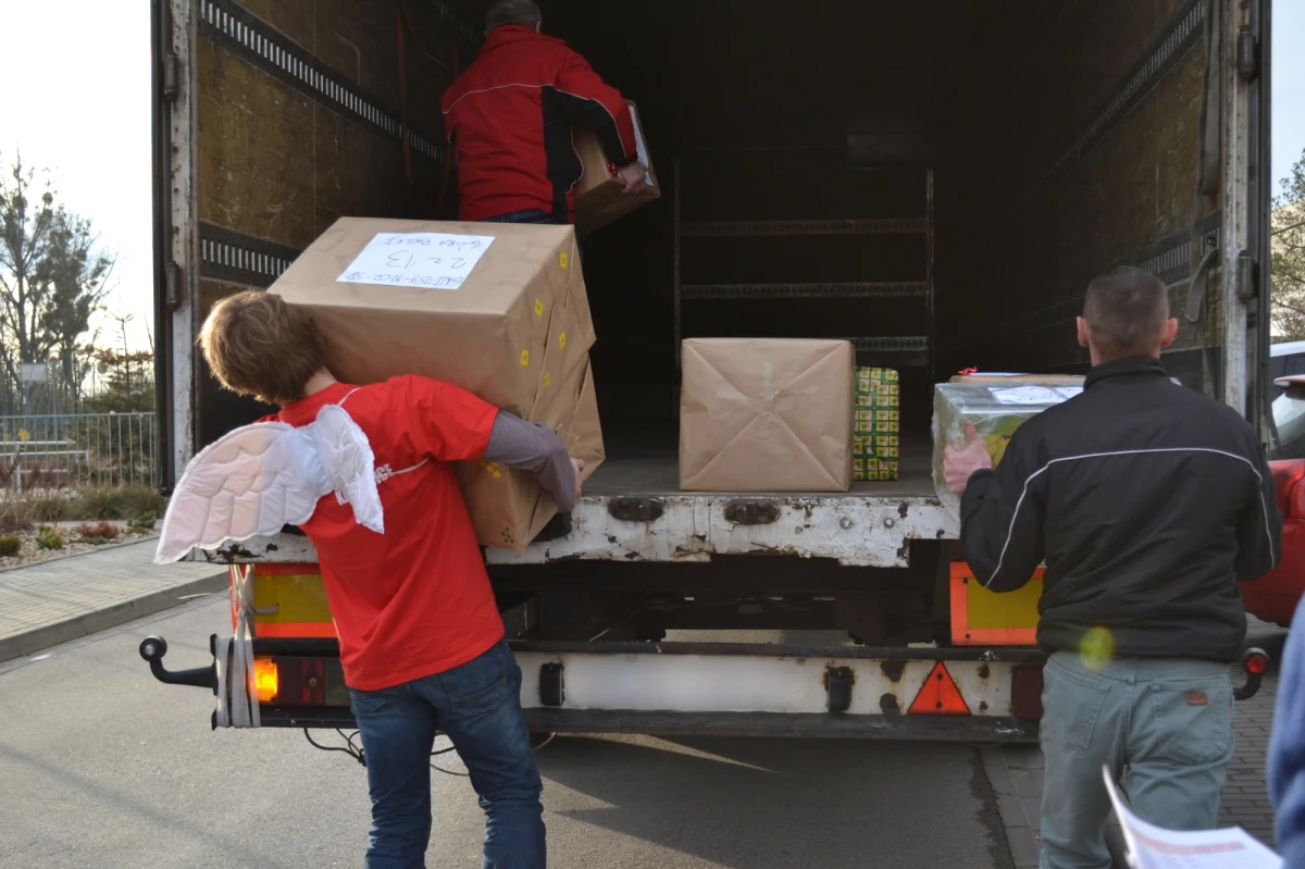 Pani Ula dzięki wolontariuszom Szlachetnej Paczki zaczęła stawać na nogi. Uwierzyła w siebie, znalazła pracę, a kilka miesięcy później ją straciła. Przez pandemię. Rodzinom dotkniętym m.in. skutkami Covid-19 chce w tym roku pomóc Szlachetna Paczka. By tego dokonać potrzebni są jednak wolontariusze, a ich wciąż brakuje – na terenie całego kraju. To ostatni moment, by zostać jednym z nich.