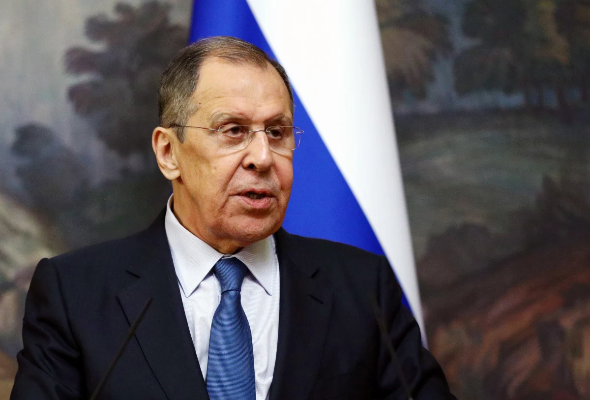 Armenia i Azerbejdżan zgodziły się na zawieszenie broni w konflikcie o Górski Karabach. Porozumienie ma wejść w życie w sobotę w południe, w celu wymiany jeńców i ciał poległych żołnierzy - poinformował w sobotę nad ranem minister spraw zagranicznych Rosji Siergiej Ławrow.