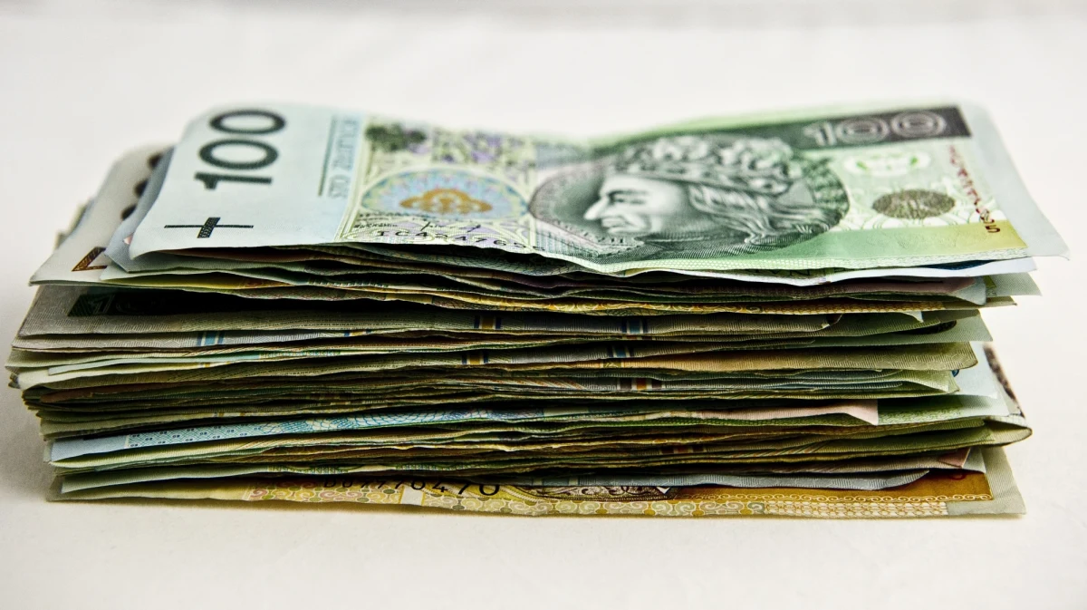 ​6 osób oskarżonych o udzielanie lichwiarskich pożyczek stanie przed sądem. Śledztwo w tej sprawie prowadziła Prokuratura Okręgowa w Gliwicach. Akt oskarżenia wysłano już do sądu. Oskarżonym łącznie zarzucono popełnienie 23 przestępstw.