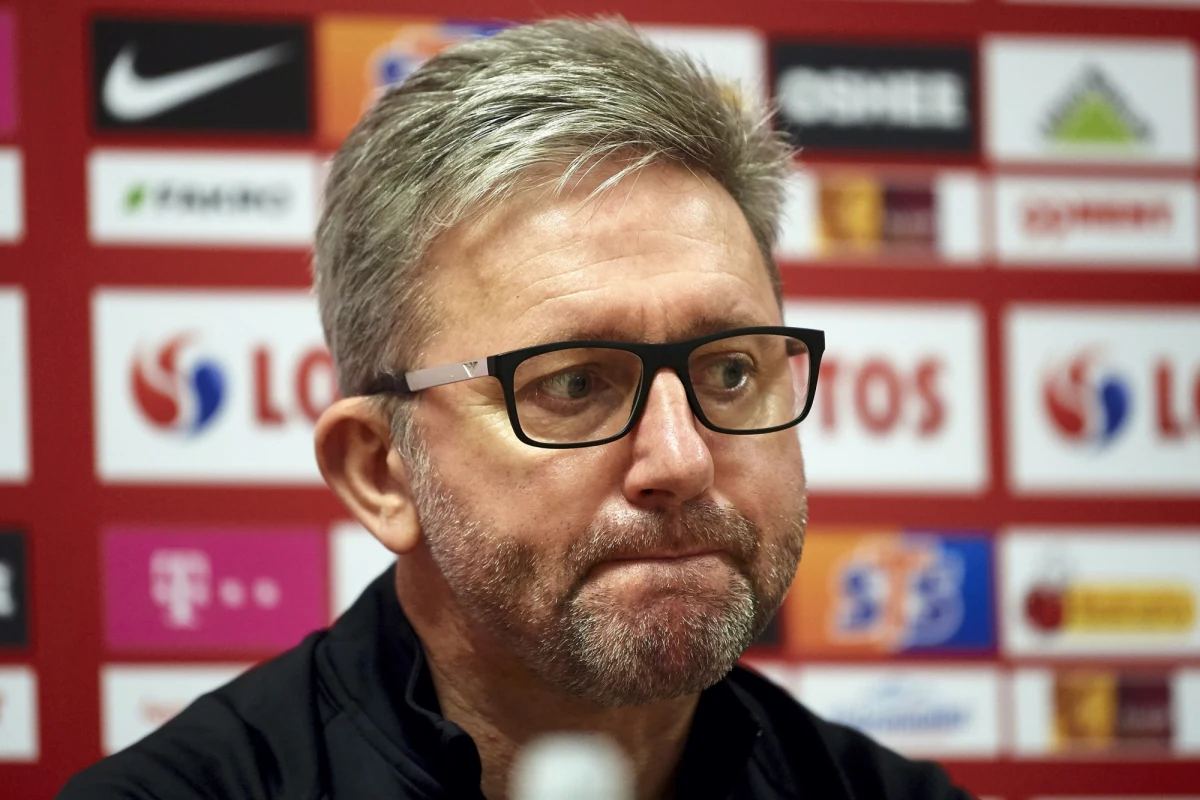 Przed niedzielnym meczem piłkarskiej Ligi Narodów w Gdańsku z Włochami selekcjoner Polaków komplementował trenera rywali. Zdradził także, że bronić będzie Łukasz Fabiański. "Słowa uznania dla Roberta Manciniego, bo Italia to światowa czołówka" – przyznał Jerzy Brzęczek.