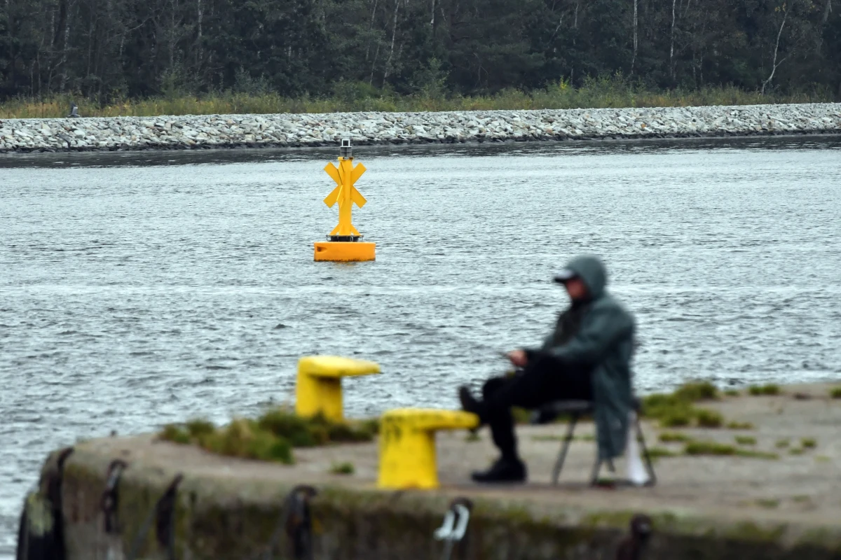 To będzie największa operacja saperów w historii! Nurkowie Marynarki Wojennej ze Świnoujścia rozpoczną w poniedziałek operację neutralizacji gigantycznej bomby. Potrwa ona nawet do piątku. Tzw. tallboy zawiera 2600 kg materiału wybuchowego. To jedna z największych bomb użytych w czasach II wojny światowej. 