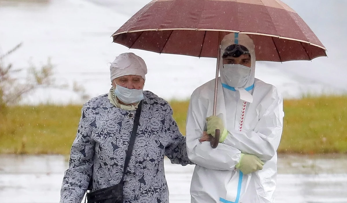 Bezobjawowe przejście Covid-19 nie oznacza, że choroba nie pozostawi w naszym organizmie śladów. To powikłania związane ze zwłóknieniem mięśnia sercowego i płuc - ostrzega prof. Andrzej Fal, kierownik Kliniki Alergologii, Chorób Płuc i Chorób Wewnętrznych szpitala MSWiA.