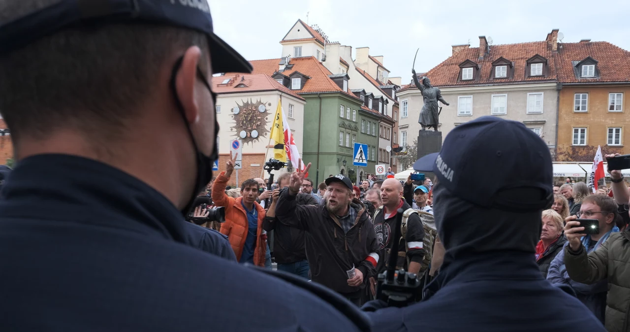 Protest "antycovidowców" w Warszawie