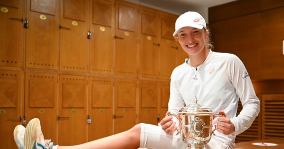 Zwycięstwo w wielkoszlemowym French Open pozwoliło Idze Świątek awansować z 54. miejsca na 17. w rankingu WTA tenisistek. To najwyższa pozycja w karierze 19-latki. Liderką zestawienia nadal jest Australijka Ashleigh Barty.