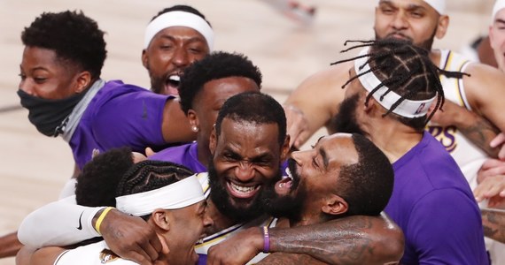 Po raz 17. w historii koszykarze Los Angeles Lakers zdobyli mistrzostwo ligi NBA. W niedzielę pokonali Miami Heat 106:93 i wygrali finałową rywalizację 4-2. 