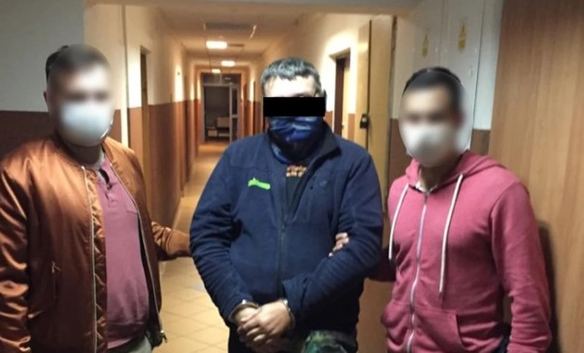 Policjanci z Warszawy zatrzymani kierowcę podejrzanego o śmiertelne potrącenie rowerzysty na ul. Estrady na Bielanach i ucieczkę z miejsca zdarzenia. Jak się okazało, 49-latek prowadził auto nie mając prawa jazdy.