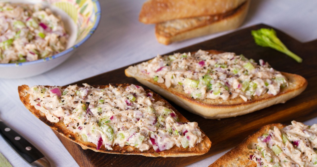 Ta pasta kanapkowa bije na głowę wszystkie inne. Zrobisz z nietypowego sera