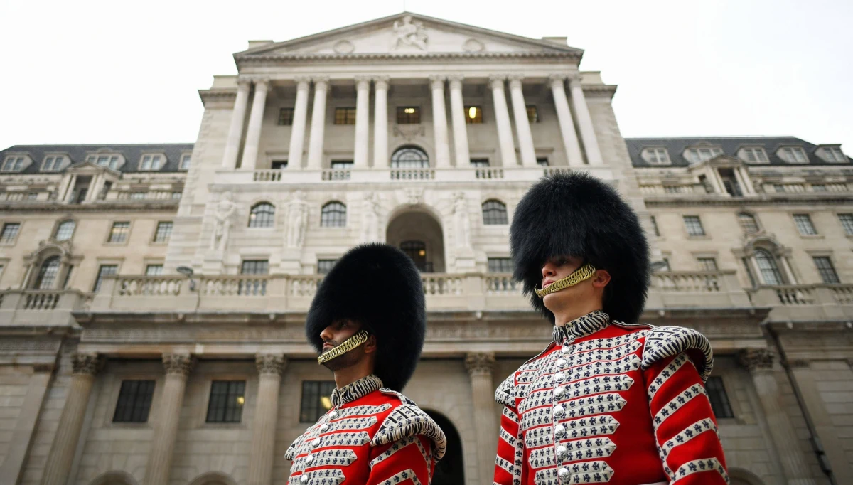 Bank Anglii (BoE) zwrócił się do brytyjskich banków komercyjnych z zapytaniem, czy technicznie są gotowe na ewentualne wprowadzenie zerowej lub ujemnej stopy procentowej, co jest sugestią, że taka możliwość jest brana pod uwagę. 