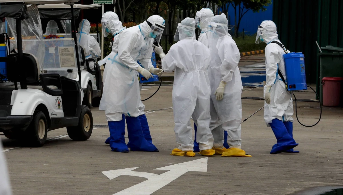 Zamknięcie gospodarki odbyłoby się ze szkodą dla setek tysięcy miejsc pracy, życia ludzi, możliwości finansowych państwa polskiego - ocenił premier Mateusz Morawiecki. Dodał, że potrzebujemy wprowadzenia restrykcji i zakazów w czasie walki z koronawirusem, ale w takim zakresie, który nie doprowadzi albo doprowadzi w niewielkim stopniu do zamknięcia gospodarki.