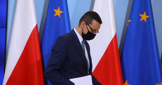 Mateusz Morawiecki w kwarantannie.  Szef rządu był w kontakcie z osobą zarażoną wirusem koronowym [WIDEO]