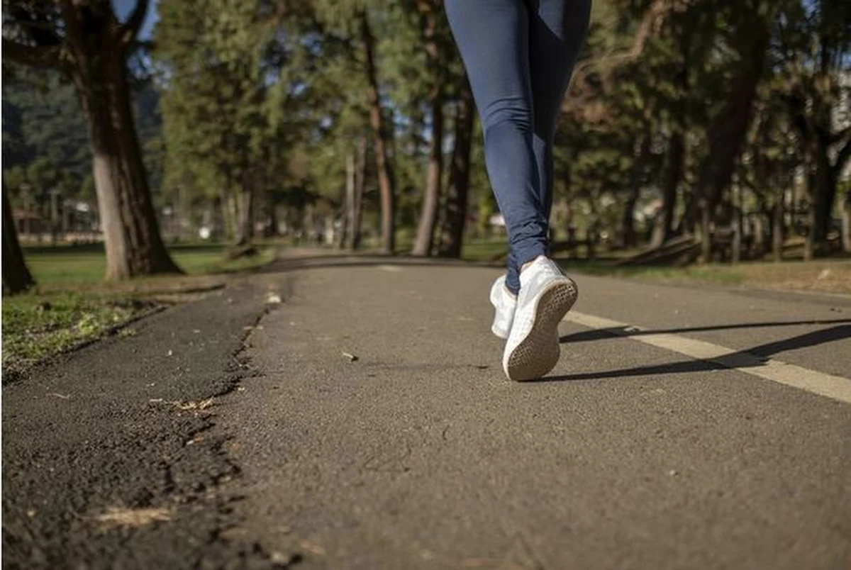 718 biegaczy znalazło się na liście startowej tegorocznej, wirtualnej edycji biegu "5 na dobry początek" o puchar Dziekana Wydziału Farmaceutycznego pod patronatem Prorektora UJ ds. CM. Całość wpłat od zawodników – 21 420 złotych - zostanie przekazana na zakup nowoczesnego sprzętu medycznego dla Oddziału Ortopedii oraz SOR-u Uniwersyteckiego Szpitala Dziecięcego w Krakowie.

