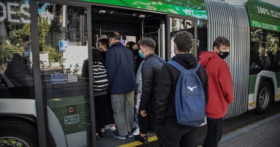 Sytuacja w Mediolanie jest krytyczna z powodu wzrostu liczby zakażeń koronawirusem, jest mało czasu, by odwrócić tendencję - ocenił specjalista chorób zakaźnych profesor Massimo Galli ze szpitala w tym mieście. Jego zdaniem trzeba działać natychmiast. 