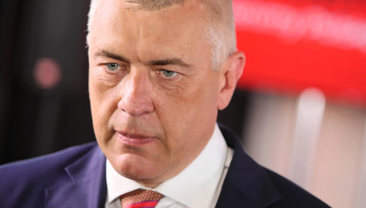 Adwokat i były polityk Roman Giertych zabrał głos po zatrzymaniu przez CBA. "Skuto mnie kajdankami w przeddzień sprawy aresztowej Leszka Czarneckiego, którego jestem jedynym obrońcą" - napisał. 