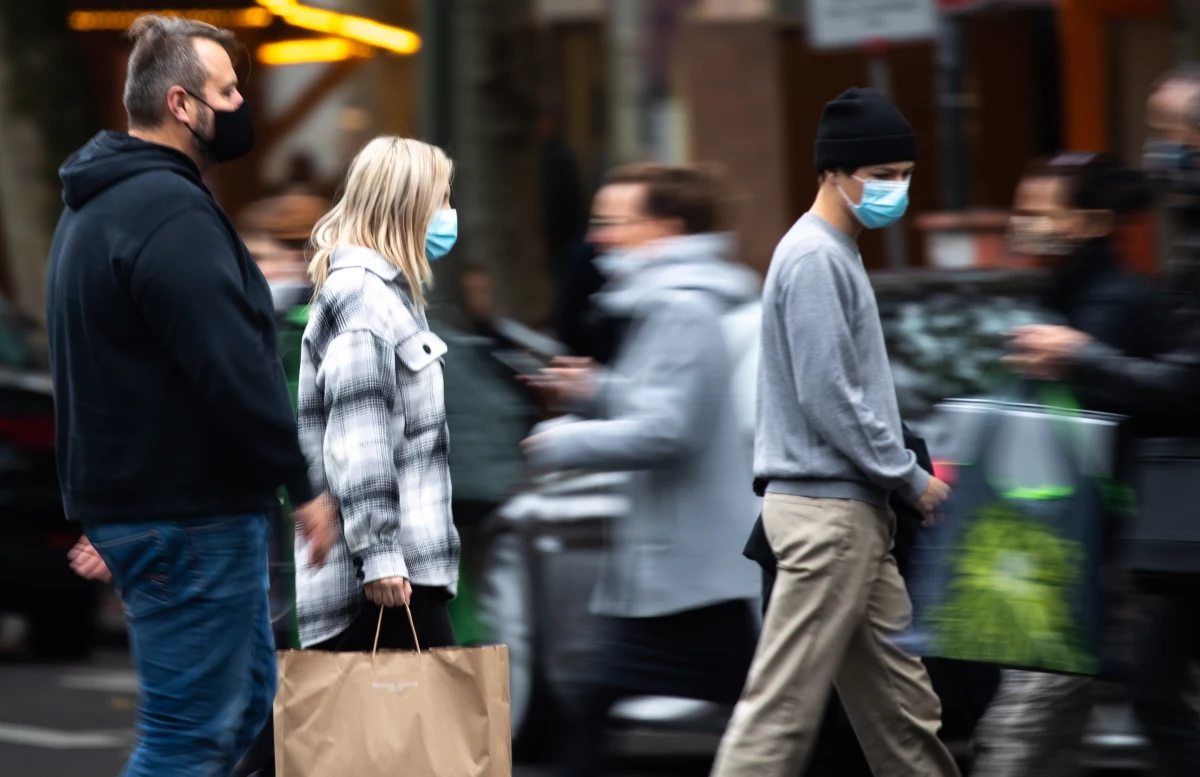 W opublikowanym w czwartek komunikacie odpowiedzialny za zwalczanie chorób zakaźnych w Niemczech Instytut im. Roberta Kocha (RKI) po raz pierwszy rozszerzył na Polskę strefę zagrożenia koronawirusowego, której odwiedzanie pociąga za sobą konieczność odbycia kwarantanny.