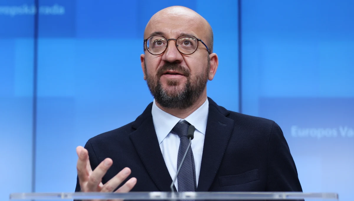 Sytuacja pandemiczna w UE jest bardzo poważna - przyznał w piątek szef Rady Europejskiej Charles Michel zapowiadając większą koordynację działań państw członkowskich w sprawie zwalczania koronawirusa. Jak zapewniał nikt nie bagatelizuje rozwoju wydarzeń.