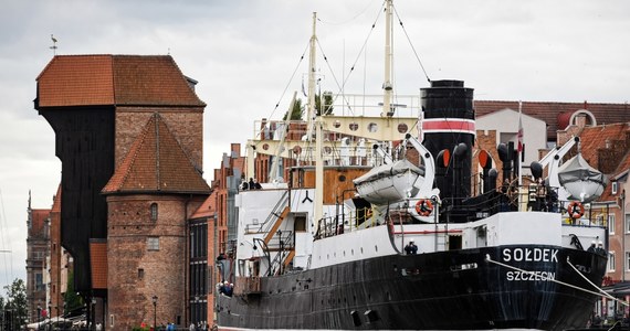 Statek "Sołdek", należący do Narodowego Muzeum Morskiego w Gdańsku, został odholowany na remont do Gdańskiej Stoczni "Remontowej" im. J. Piłsudskiego. Po modernizacji na jednostce powstanie nowa wystawa, która ma być otwarta we wrześniu przyszłego roku.