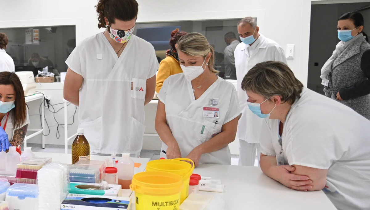 Słowacja przygotowuje się do przeprowadzenia testów na obecność koronawirusa wszystkim obywatelom, z wyjątkiem dzieci do 10 lat - poinformował w sobotę na konferencji prasowej premier Igor Matovicz. Bezpłatne testy rozpoczną się za tydzień. Nie wiadomo, czy będą obowiązkowe, czy nie.