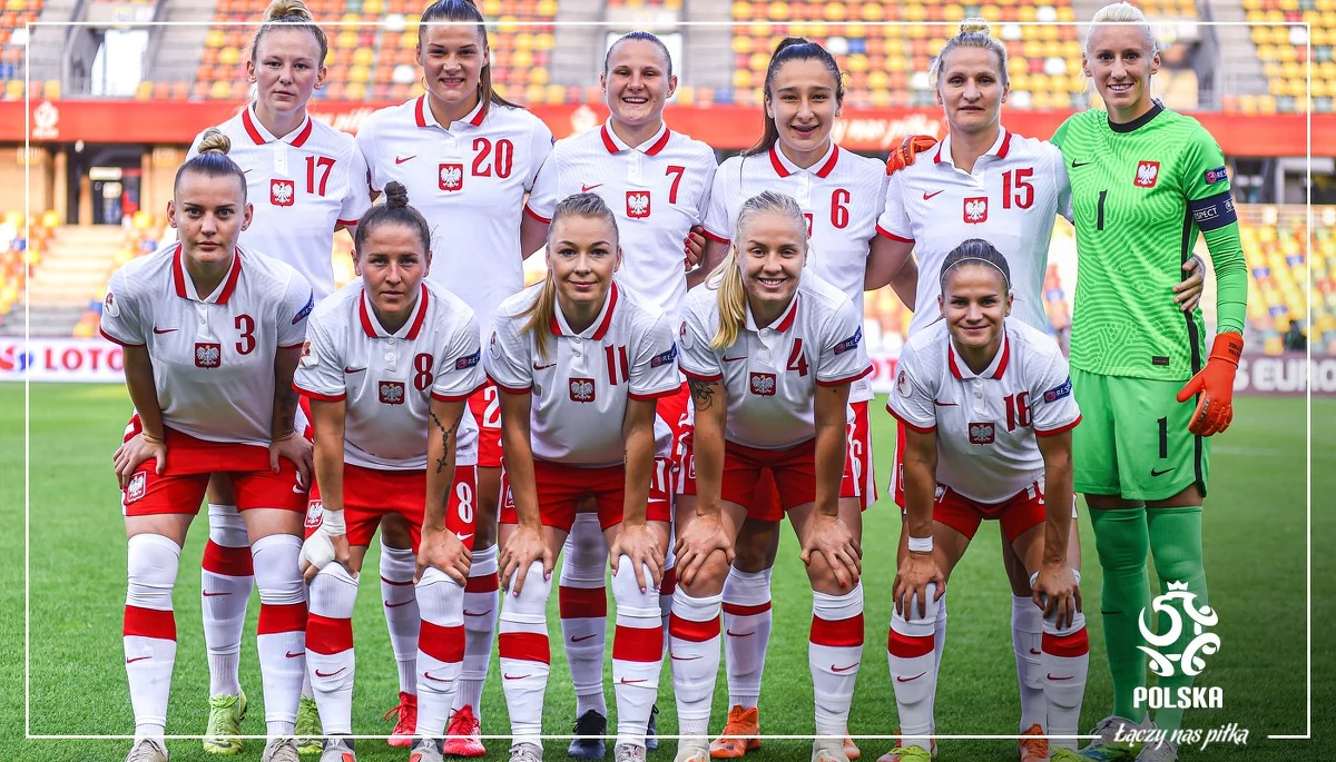 Kobieca reprezentacja rozpoczyna zgrupowanie przed dwoma meczami eliminacji Mistrzostw Europy. W najbliższy piątek w Warszawie drużyna zagra z Azerbejdżanem. Kilka dni później na wyjeździe z Mołdawią. "Cel może być tylko jeden: dwa zwycięstwa i sześć punktów"- mówi w rozmowie z RMF FM Dominika Grabowska – zawodniczka francuskiego klubu FC Fleury 91 opowiedziała także o swoich początkach w zagranicznym klubie i zapewniła, że jej zdaniem naszą kobiecą reprezentację stać na dalszy rozwój. 