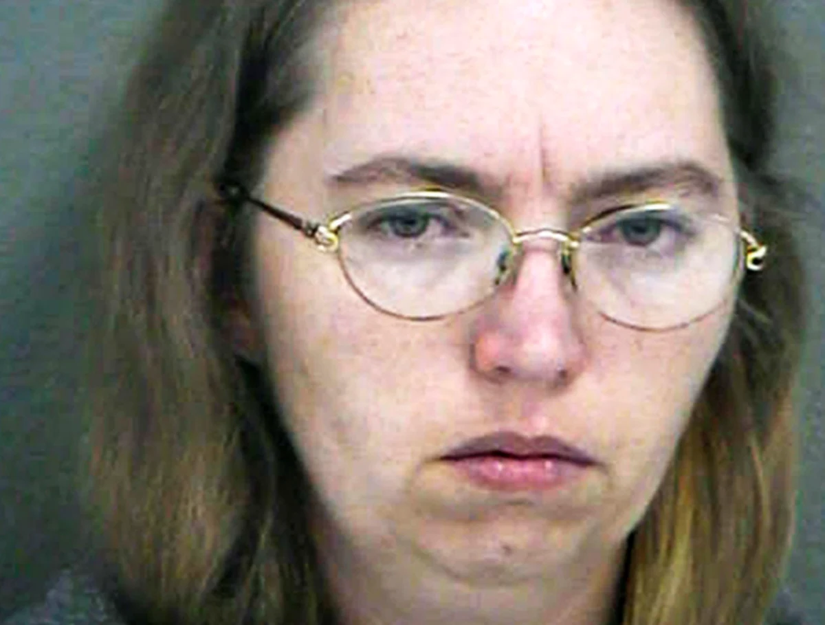 Lisa Montgomery w 2004 roku została skazana na karę śmierci za porwanie i zabójstwo. Teraz ma zostać stracona – pisze CNN. Jest pierwszą od 1953 roku kobietą, na której zostanie wykonany wyrok śmierci, zgodnie z prawem federalnym USA.