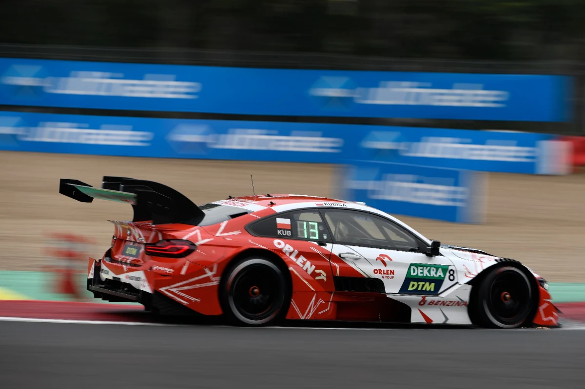Robert Kubica zajął trzecie miejsce w niedzielnym wyścigu serii DTM na belgijskim torze Zolder. To jego najlepszy wynik w tym sezonie!