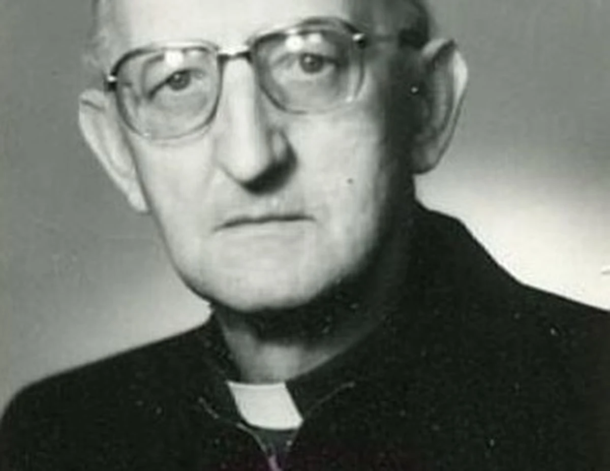 Szczątki ks. Franciszka Blachnickiego - twórcy Ruchu Światło-Życie - zostały ekshumowane. Ma to związek z prowadzonym przez Instytut Pamięci Narodowej postępowaniem ws. zabójstwa duchownego.