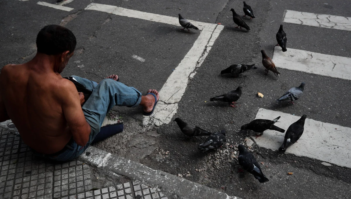 "Głód powrócił do naszego kraju, który jest jednym z największych na świecie producentów żywności" - alarmuje "Folha de S.Paulo", brazylijski dziennik o najwyższym w tym kraju nakładzie. 