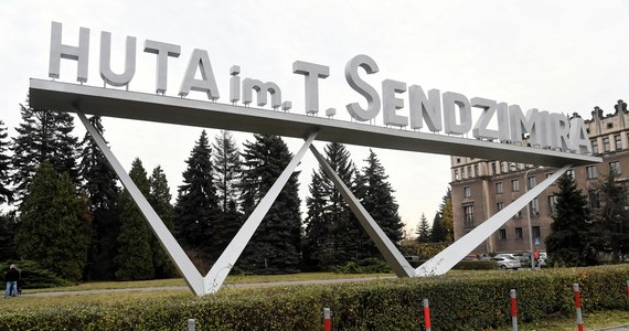 Coraz gorętsza atmosfera w hutnictwie. Związek zawodowy Sierpień'80 właśnie ogłosił pogotowie protestacyjno-strajkowe we wszystkich zakładach koncerny ArcelorMittal Poland. Związkowcy napisali też list do premiera w sprawie sytuacji w branży. 