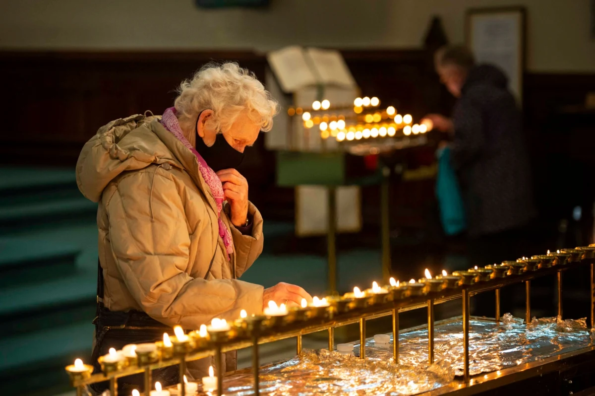 Proboszcz z parafii w Tarnogórze został uniewinniony od zarzutu dotyczącego zbyt dużej liczby osób przebywających jednocześnie na mszy w maju tego roku. Z wnioskiem o jego ukaranie duchownego  wystąpiła do sądu policja.