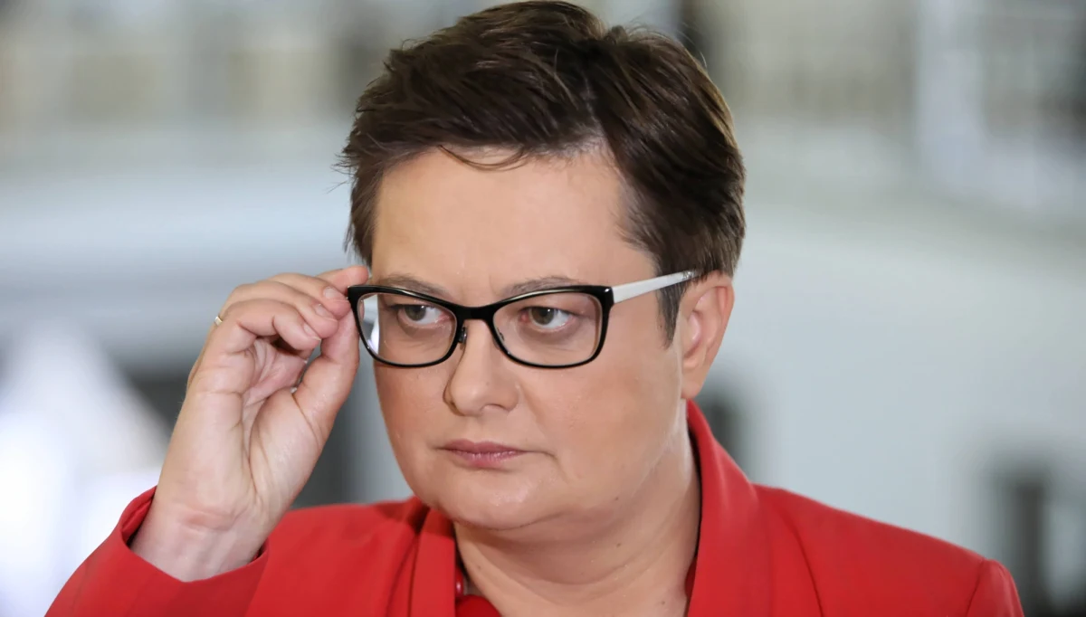 ​Pół roku więzienia w zawieszeniu na dwa lata i dozór kuratorski dla byłego strażnika marszałkowskiego. Sąd Okręgowy w Warszawie skazał Włodzimierza D. za kierowanie pod adresem Katarzyny Lubnauer gróźb karalnych i inwektyw. Mężczyzna pogróżki pod adresem ówczesnej szefowej Nowoczesnej wysyłał rok temu za pomocą poczty elektronicznej.