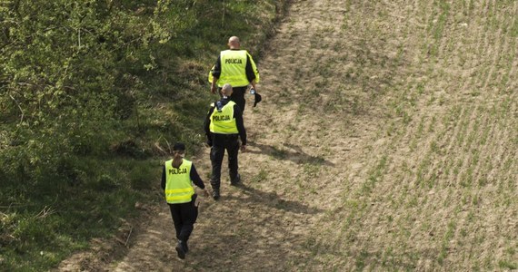 ​Tragiczny finał poszukiwań 36-latki z Rokitek w województwie pomorskim. Kobieta wyszła z domu w niedzielę w samej piżamie. W poniedziałek policjanci znaleźli jej ciało.