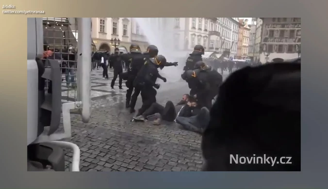 Starcia kibiców z policją na ulicach Pragi. Wideo