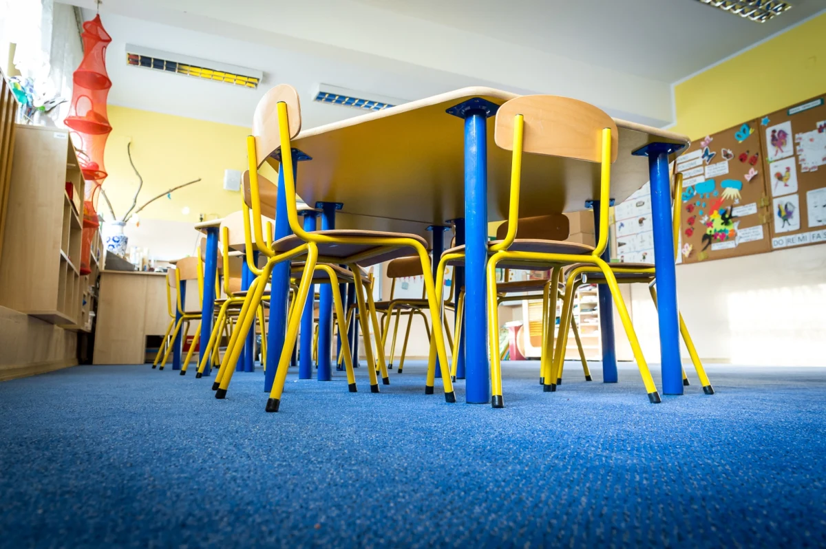 W jednym z krakowskich szpitali zmarła 42-letnia nauczycielka języka angielskiego. Kobieta trafiła na oddział w stanie krytycznym. Wcześniej była bezskutecznie leczona w ramach podstawowej opieki zdrowotnej (POZ). 