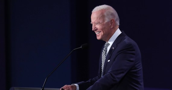 Joe Biden, demokratyczny rywal Donalda Trumpa w wyścigu do Białego Domu, ma na Florydzie minimalną przewagę - jednego punktu procentowego - nad urzędującym prezydentem: takie są wyniki sondażu University of North Florida w Jacksonville. A - jak zauważają komentatorzy - wiele wskazuje na to, że bez Florydy tych wyborów wygrać się nie da. Biden prowadzi również w sondażach ogólnokrajowych: niektóre dają mu nawet dwucyfrową przewagę.