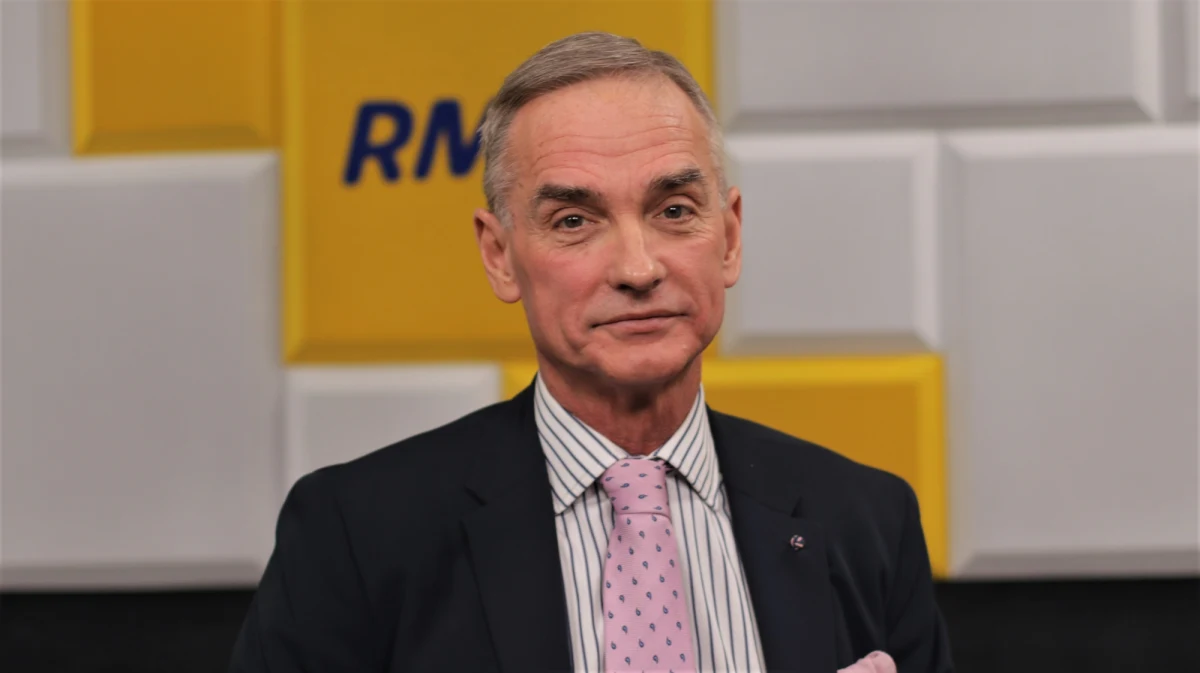 "Rodzi się pytanie, czy ostatnie pół roku zostało prawidłowo wykorzystane na przygotowanie odpowiednio zarówno szpitali, jak i opinii publicznej do tego stanu epidemii, jaki teraz mamy" - mówił senator Jan Maria Jackowski w Popołudniowej rozmowie w RMF FM. Odnosząc się do dzisiejszej wypowiedzi premiera, który mówił z sejmowej mównicy, że jesteśmy właściwie przygotowani na drugą falę epidemii koronawirusa, przytoczył słowa prof. Horbana, który przekonywał, że czas od lockdownu wykorzystany nie został.
