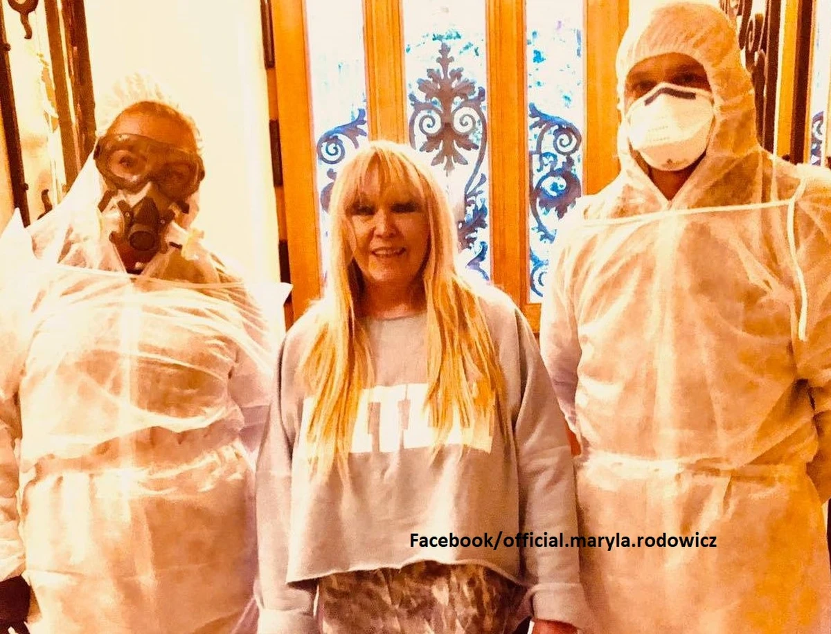 Maryla Rodowicz podzieliła się z fanami informacją, że ma koronawirusa. Legendarna piosenkarka poinformowała, że czuje się dobrze.
