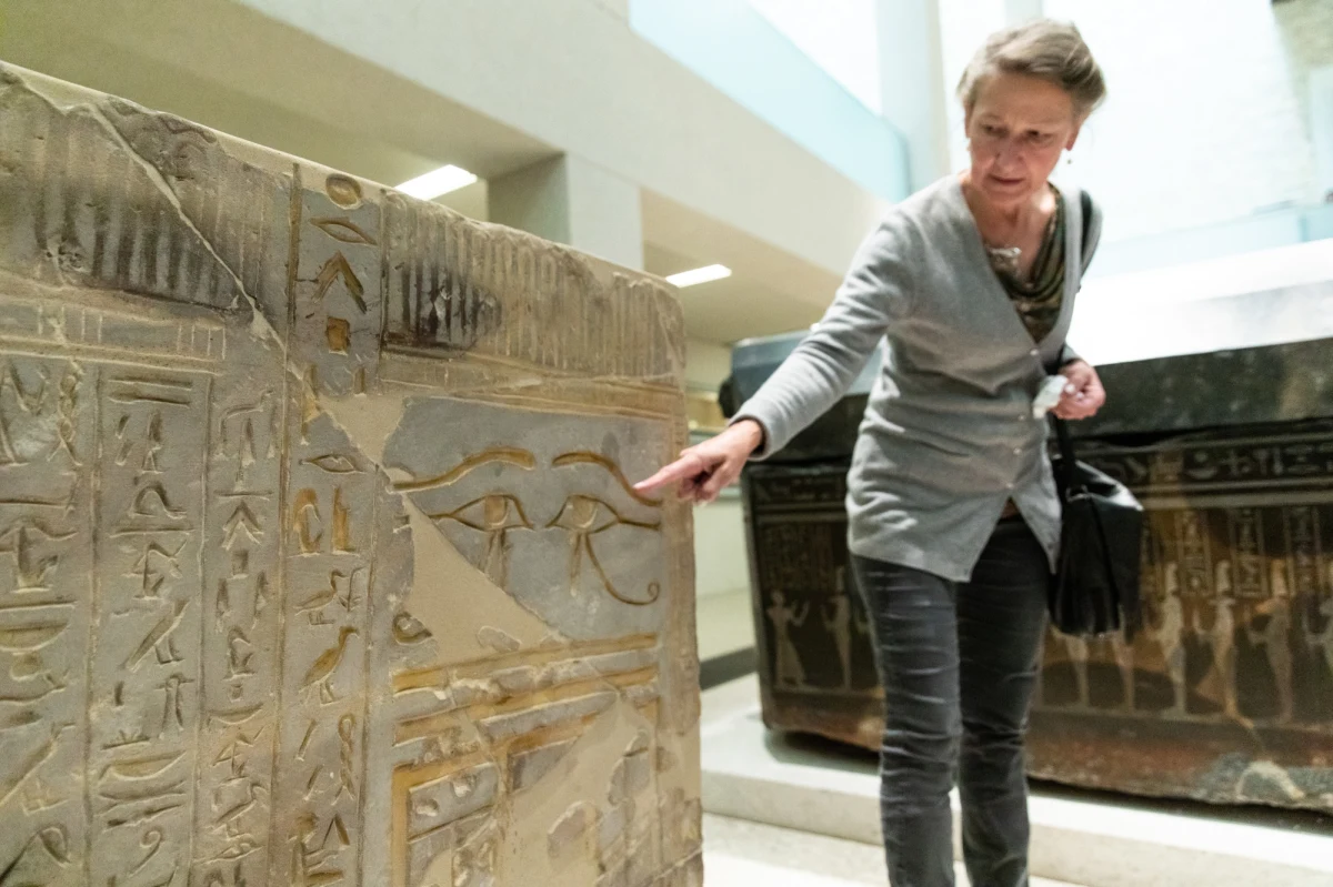 Ponad 60 dzieł sztuki i zabytkowych przedmiotów zostało zniszczonych przez nieznanych sprawców w muzeach w Berlinie. Obrazy, rzeźby i egipskie sarkofagi zostały spryskane oleistą substancją.