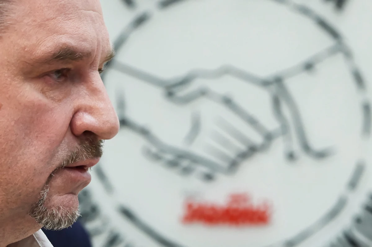 Związek Zawodowy NSZZ Solidarność w sporze z rządem. W geście protestu szef Solidarności Piotr Duda ogłosił, że cały jego związek rezygnuje z udziału w Radzie Dialogu Społecznego. Do związkowców zaapelował Jarosław Gowin: „Zapewniam, że ich głos - podobnie jak wszystkich pozostałych partnerów - będzie traktowany z należną uwagą i szacunkiem”.