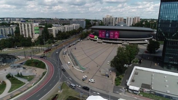 Na Śląsku rekordowe zakażenia, a Katowice - z funduszu na walkę ze skutkami Covid-19 - chcą wykonać pomnik wart 7 milionów złotych. 