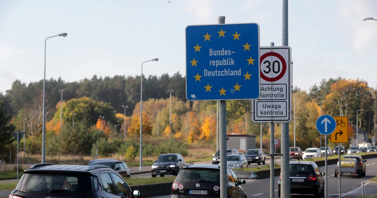 Korki na granicy z Polską na dzień przed obostrzeniami koronawirusowymi