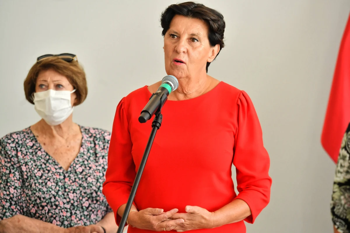 Senator Ewa Matecka (KO) z Ostrowa Wlkp. została zakażona koronawirusem. O swojej chorobie poinformowała na Facebooku.