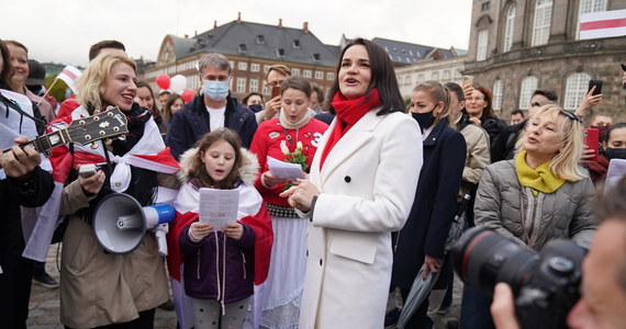 W niedzielę upływa termin ultimatum postawionego przez białoruską opozycjonistkę Swiatłanę Cichanouską władzom w Mińsku. Każdy funkcjonariusz struktur siłowych i urzędnik wybierze, czy stoi po stronie narodu, czy przełożonych - napisała Cichanouska.