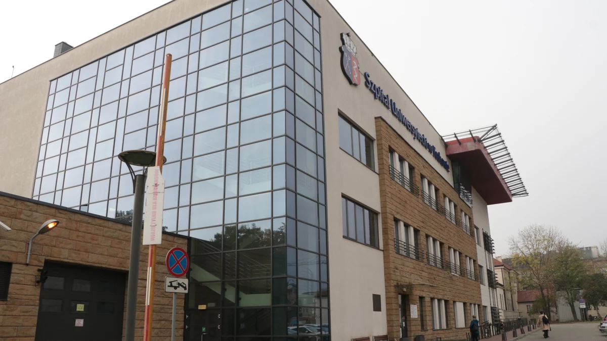 Od dziś w Małopolsce zacznie działać pierwszy szpital tymczasowy dla pacjentów z Covid-19. Został on stworzony w budynkach dawnego Centrum Urazowego Medycyny Ratunkowej i Katastrof Szpitala Uniwersyteckiego przy ulicy Kopernika w Krakowie. 