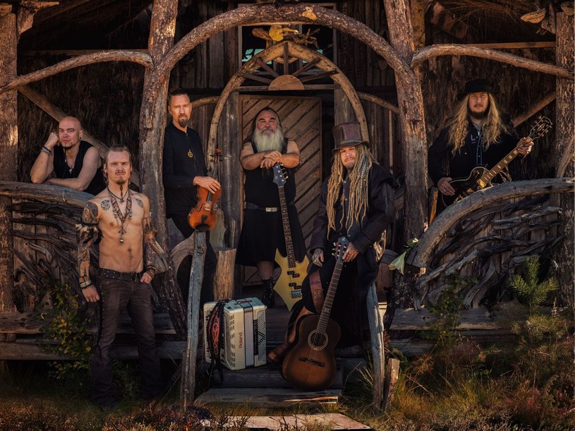 Folkmetalowa formacja Korpiklaani z Finlandii przygotowała nowy materiał. 